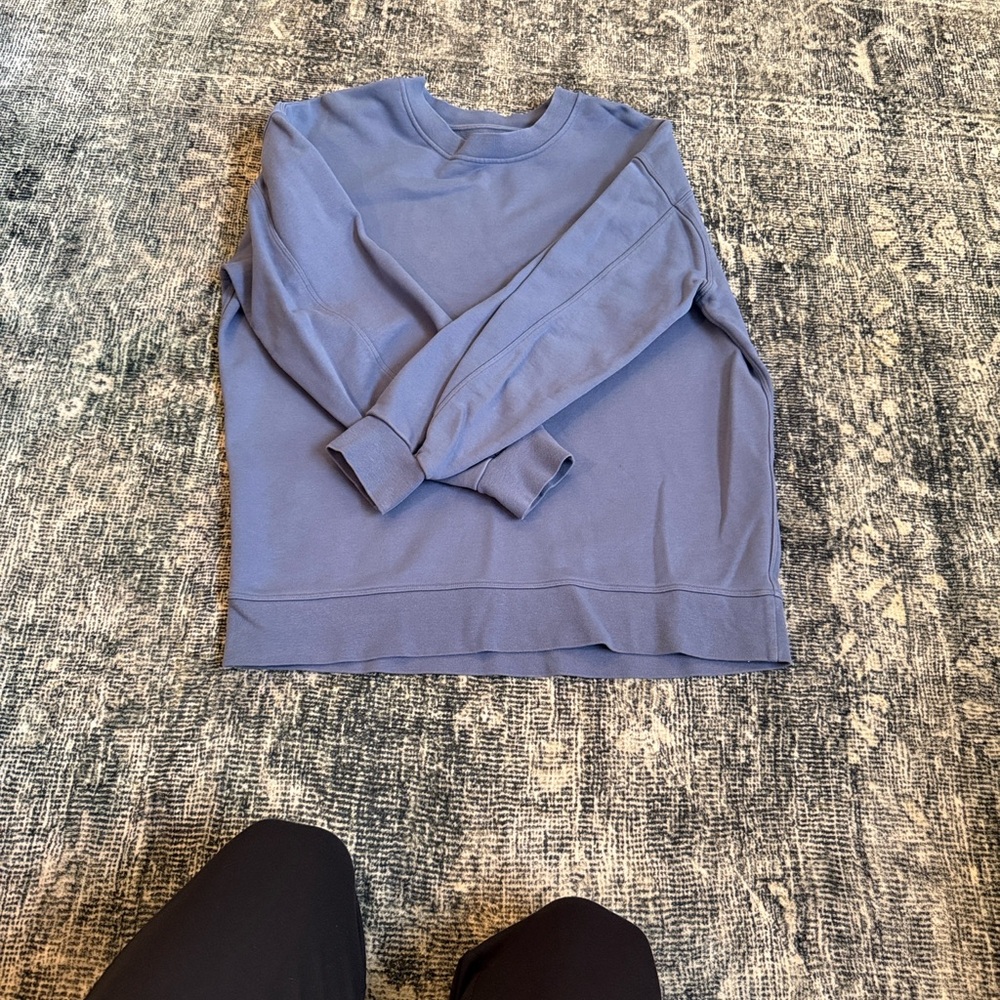lululemon athletica Perfectly Oversized Crew Sweatshirt - Picture 4 of 12